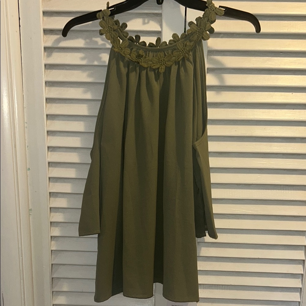 SHEIN Green Sleeveless Ruffled Blouse
